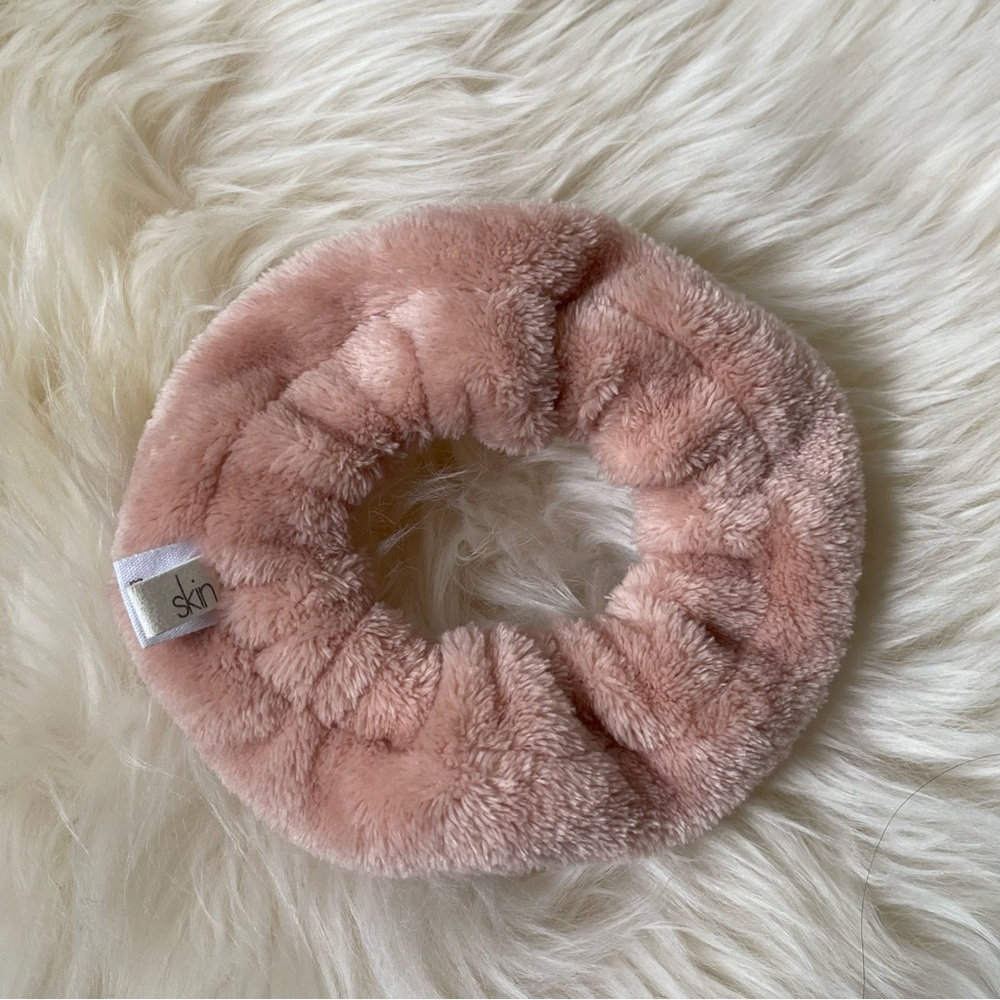 Skin Scrunchie in Ballet Slipper Pink Plush Recycled Polyester Dusty Rose